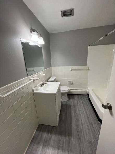 Building Photo - 399 Zion St