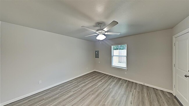 Building Photo - 1306 NW 111th St