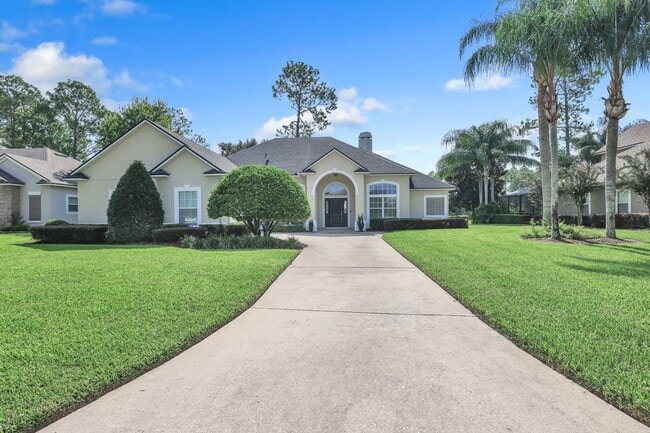 Building Photo - Fully renovated 3 bedroom/ 2.5 bathroom ho...