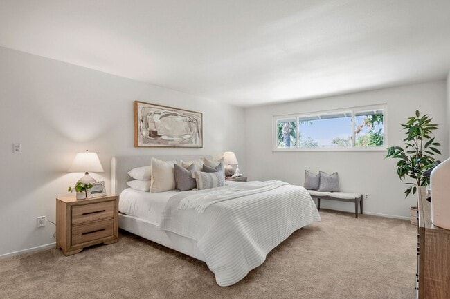 Building Photo - 700 S Yorba St