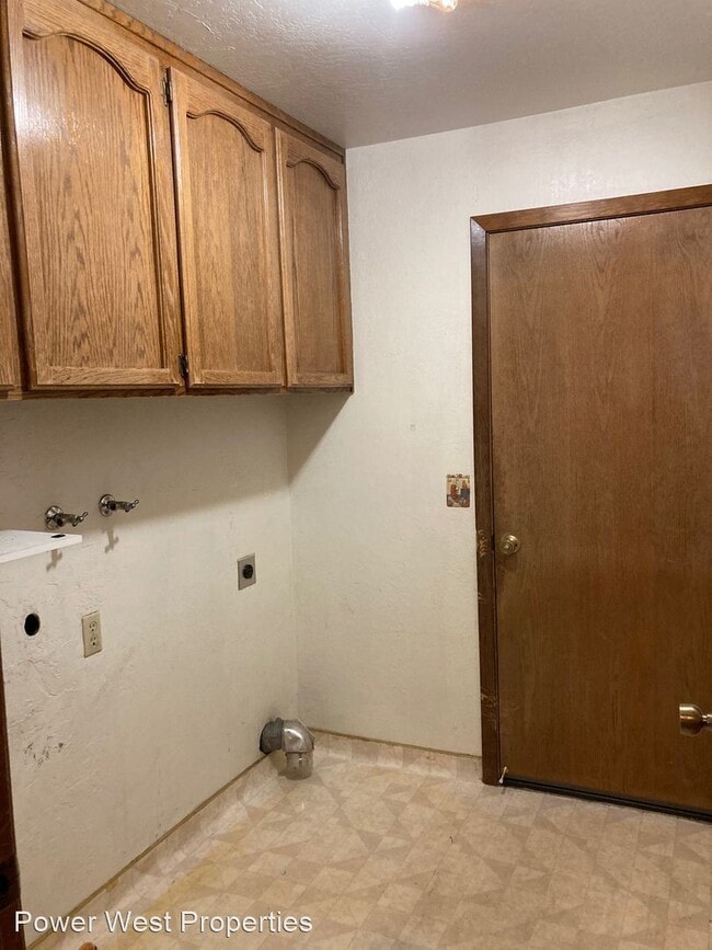 Building Photo - 3 br, 2 bath House - 219 Burlwood Drive