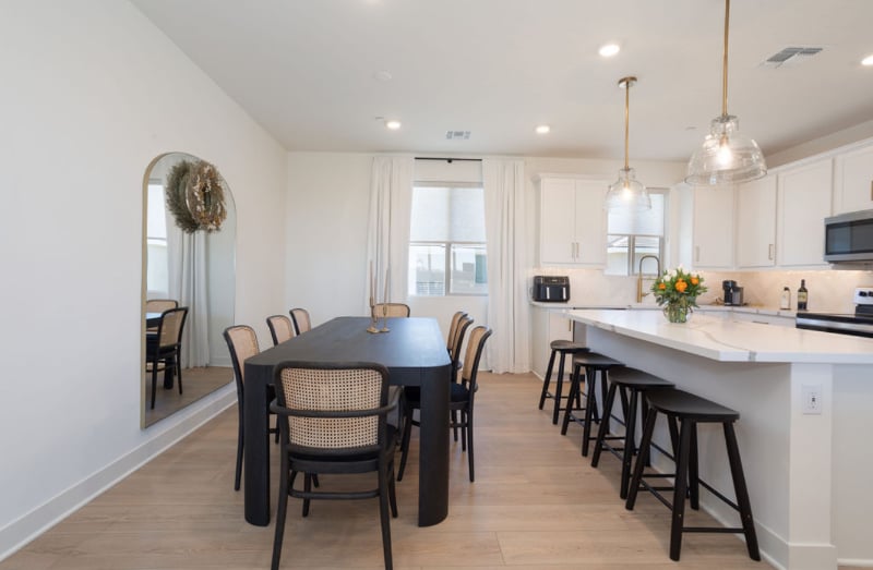 Building Photo - 2121 W Sonoran Desert Dr