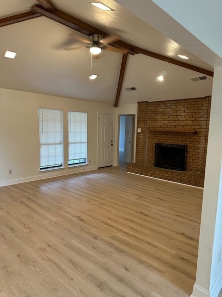 Building Photo - 718 Maple Glen Dr