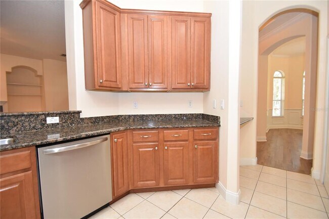 Building Photo - 17 N Village Dr