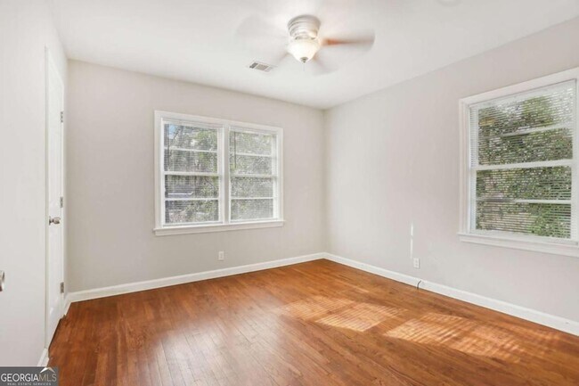 Building Photo - 1840 Camellia Dr