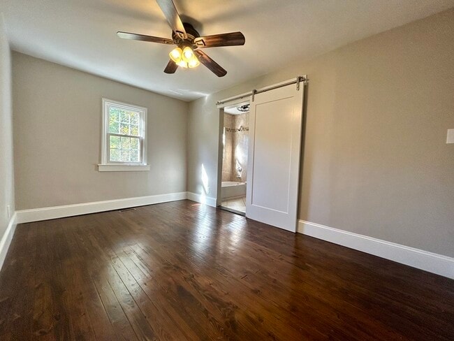 Building Photo - 217 Skyland Ave