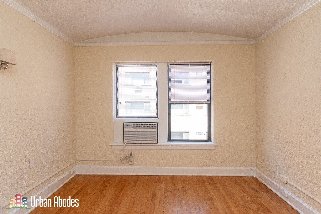 Building Photo - 535 W Arlington Pl