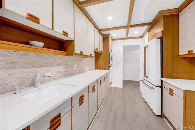 Building Photo - 500 High Point Dr