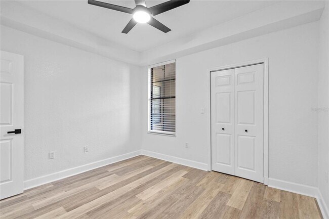 Building Photo - 911 N Orange Ave