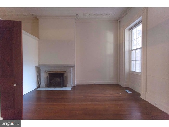 Building Photo - 916 Spruce St