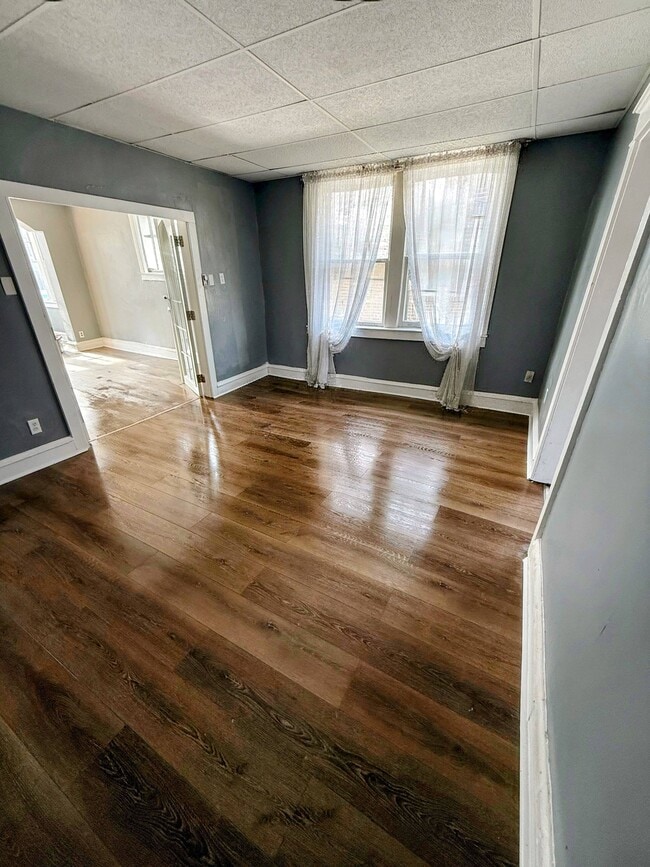 Building Photo - 929 Clover Ln