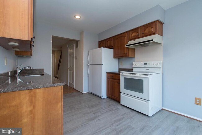 Building Photo - 48 Pontiac Way