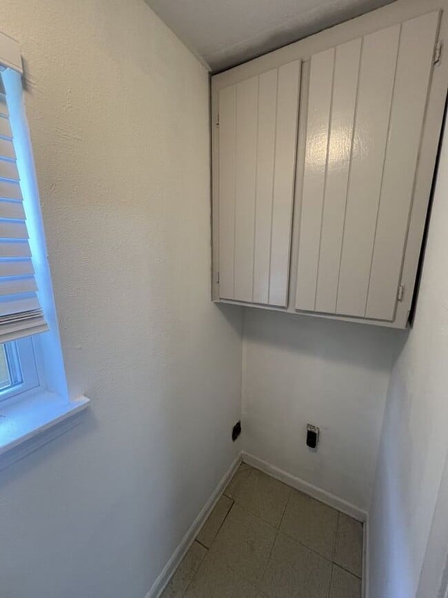 Building Photo - 2 bedroom, 2 bath apartments in Sherwood F...