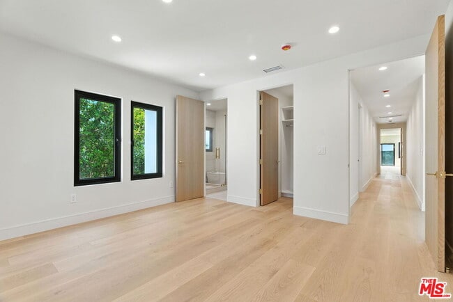 Building Photo - 603 N Camden Dr