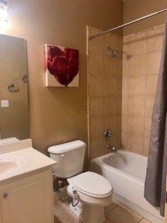 Building Photo - 144 W Ridge Way