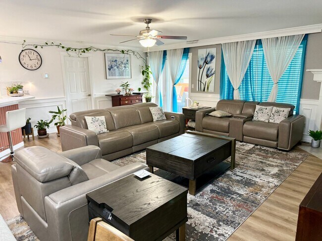 Building Photo - A stunning home in desirable Stendahl Ridge!