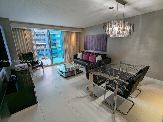 Building Photo - 2101 Brickell Ave