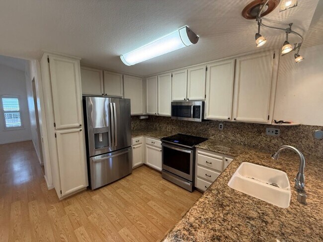 Building Photo - Modern 4 Bedroom One Story *Vacaville
