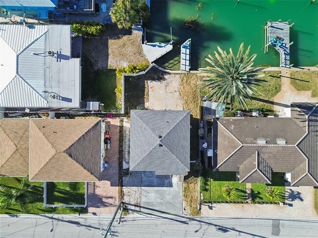Building Photo - 14919 N Bayshore Dr