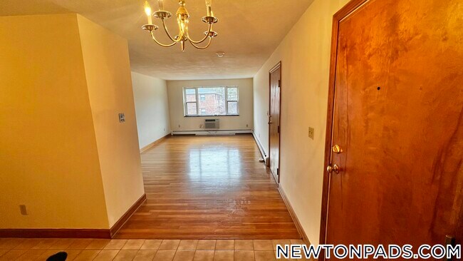 Building Photo - 282 Grove St