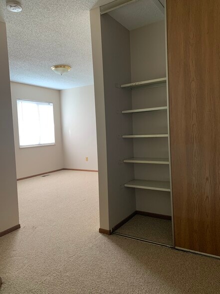 Building Photo - 139 N Terrace Ave