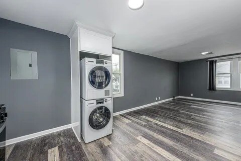 Building Photo - 1668 Litchfield Tpke