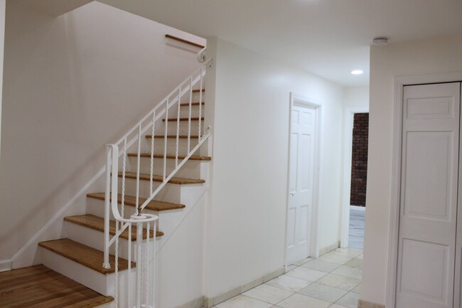 Building Photo - 200 Hillside Ave