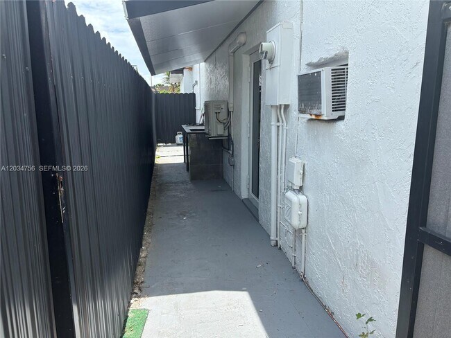 Building Photo - 17811 SW 152nd Pl