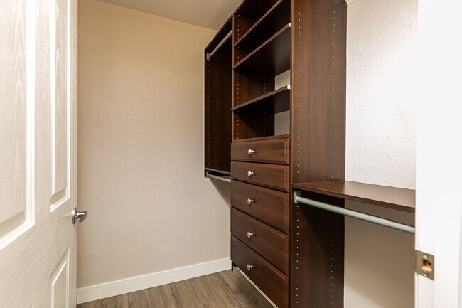 Building Photo - 1501 Front St