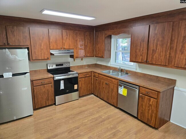 Building Photo - 42 Raintree Ct