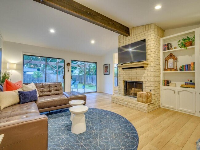 Building Photo - 4908 Dry Oak Trail