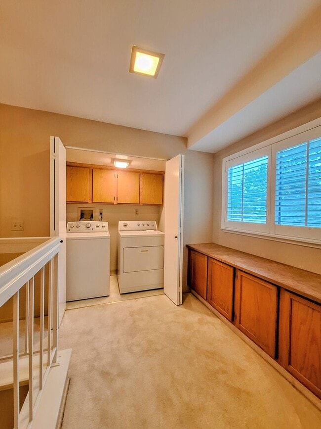 Building Photo - Large 2-story 2 Bedroom Townhouse w/Garage...