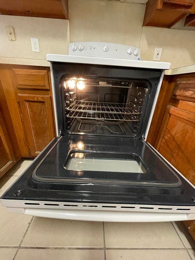 Building Photo - 1174 The 12th Fairway