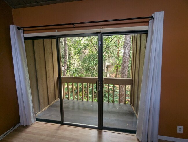 Building Photo - True Florida Living