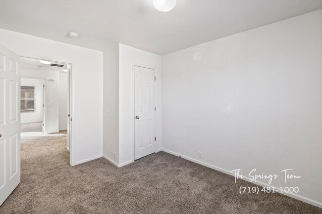 Building Photo - SPACIOUS 3BD/2.5BA TOWNHOME at THE BLUFFS AT SPRING CREEK with A/C **$500 move-in credit with a 1...