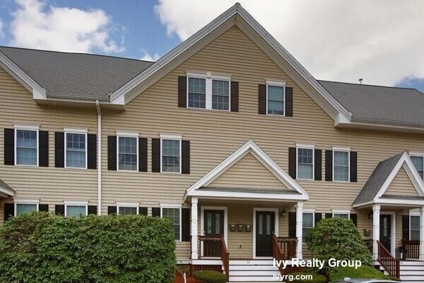 Building Photo - 55 Ash St