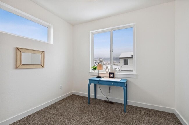 Building Photo - 445 Skeels Ave