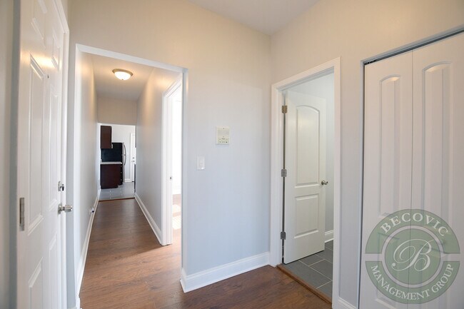 Building Photo - 3641 W Dickens Ave