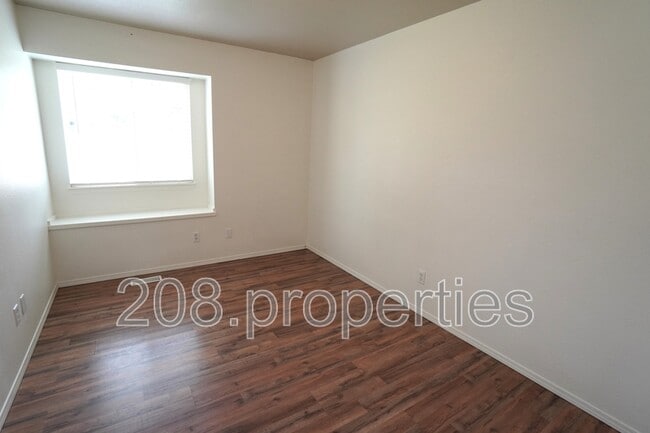 Building Photo - 46 3rd St