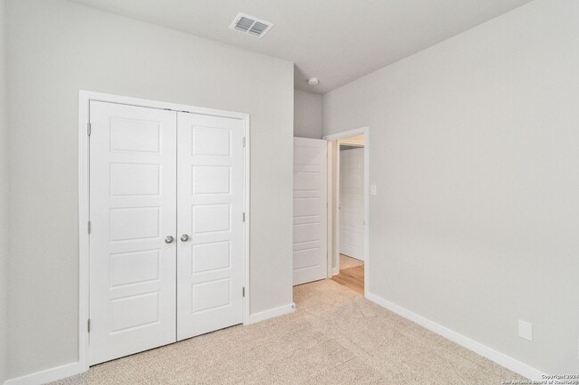 Building Photo - 105 Gunner Rd