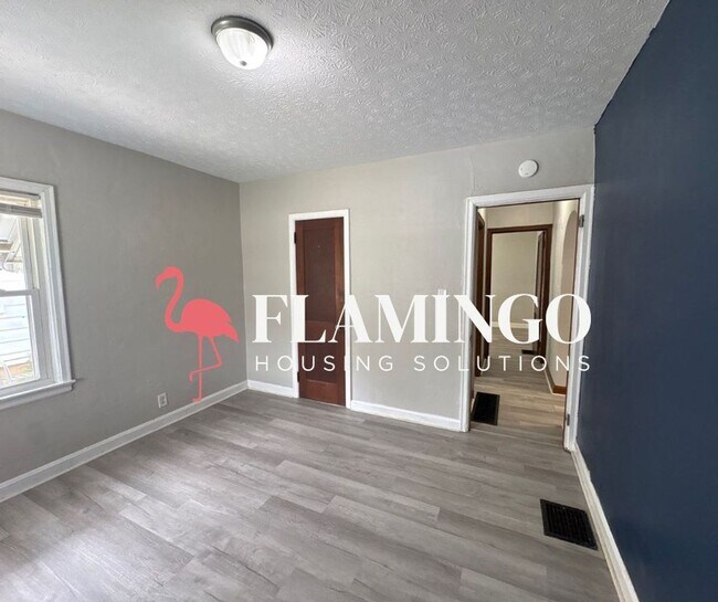 Building Photo - Comfortable 2-Bedroom Home with Central Air in Dayton’s Gem City