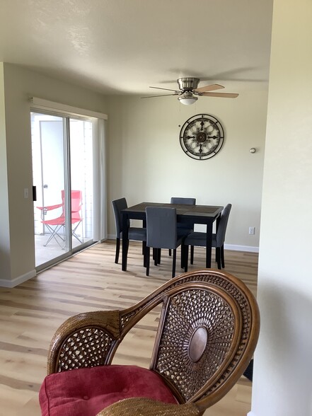 Building Photo - 604 N Bagby Dr