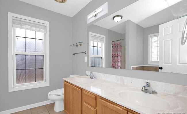 Building Photo - 1475 Avoncroft Dr