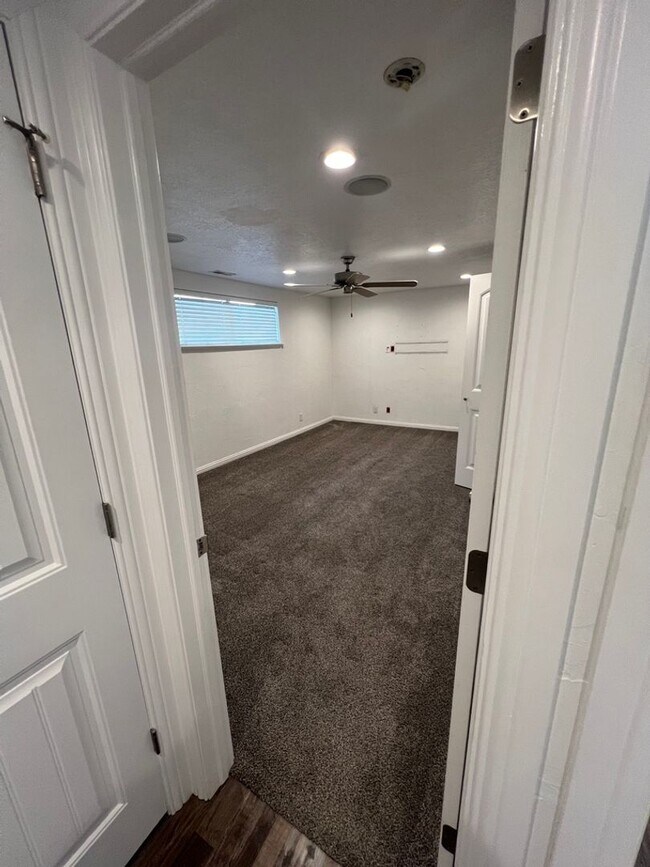 Building Photo - 424 W 1700 N