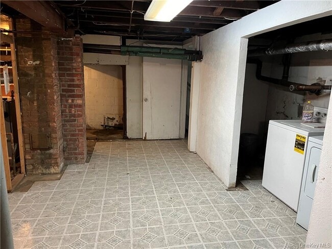 Building Photo - 598 NY-303