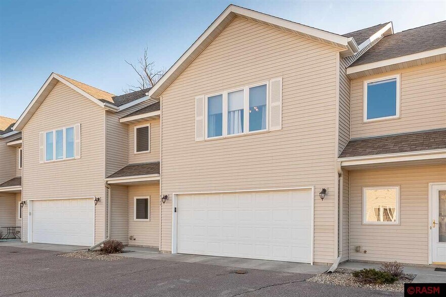 Building Photo - 2156 Willow Trail