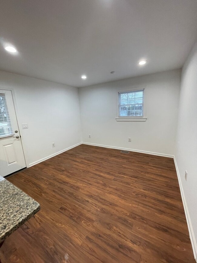 Building Photo - Adorable Chickamauga House