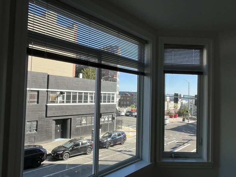 Building Photo - 2414 1st Ave