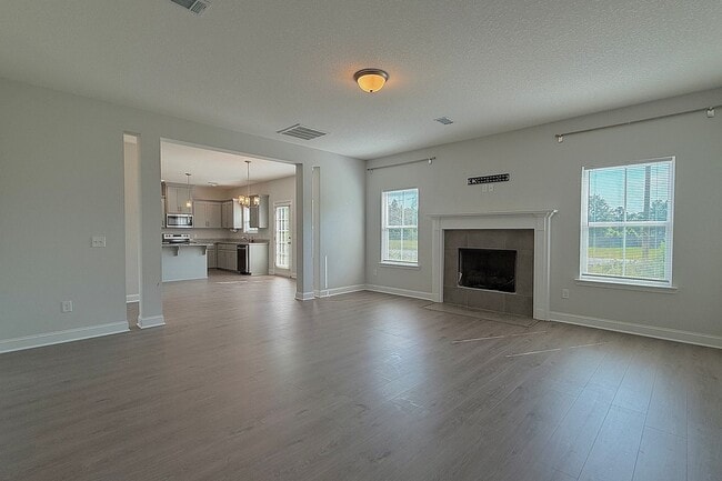 Building Photo - 44 Rimes Ave SE