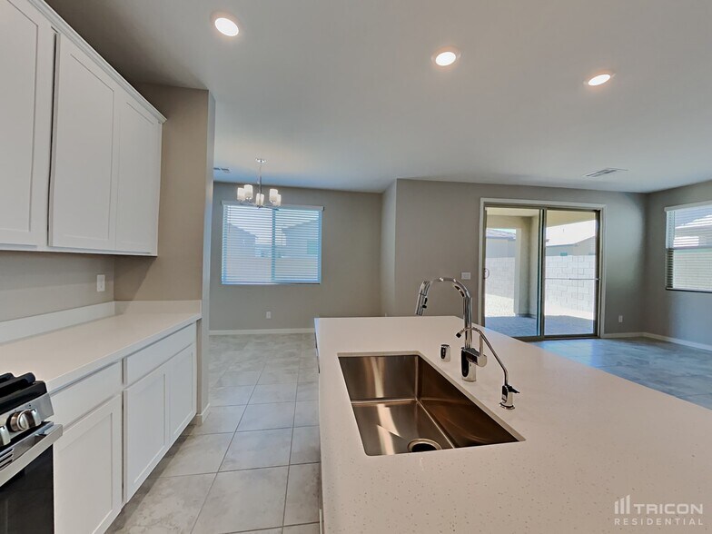 Building Photo - 2831 Lindsey Spgs St